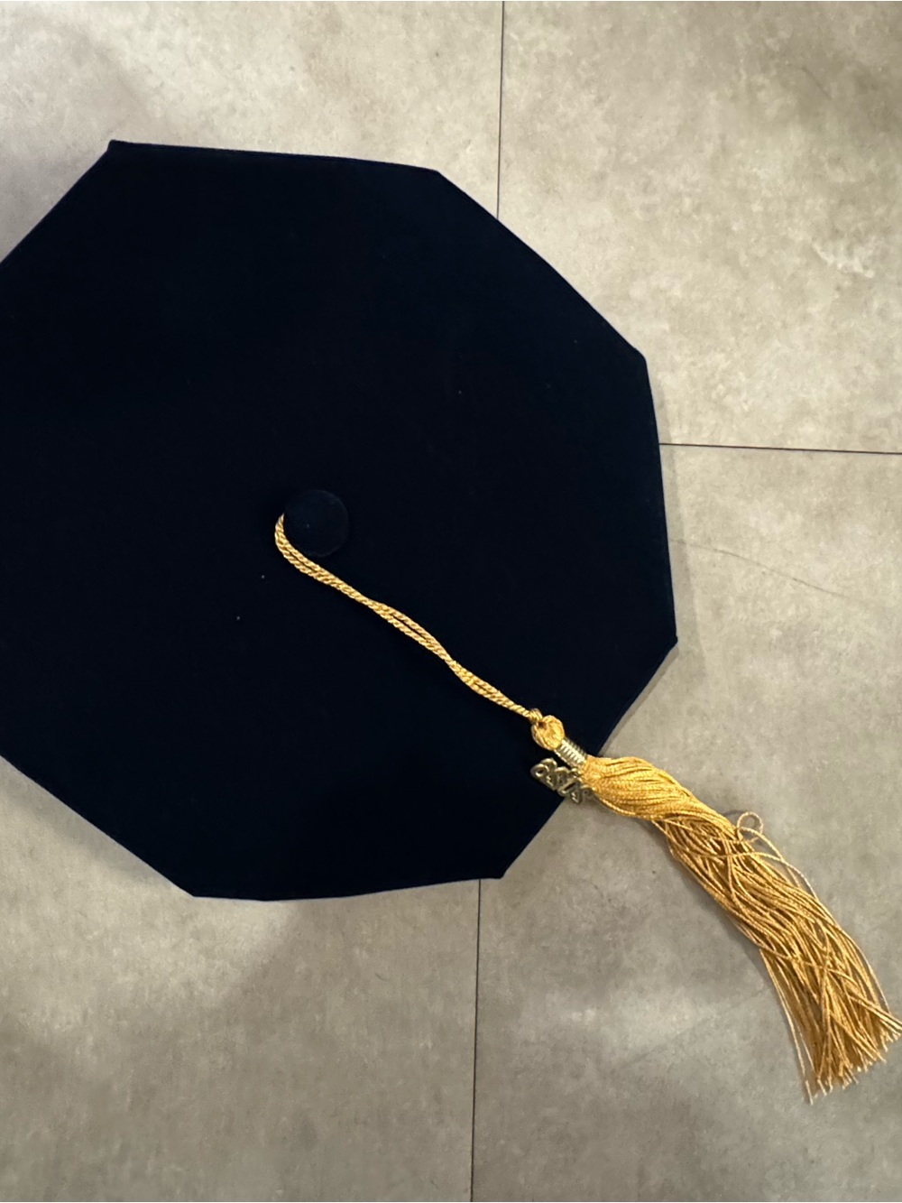 Doctorate Graduation Gown and Cap with Hood and tassels - Shenandoah University - Picture 6 of 8